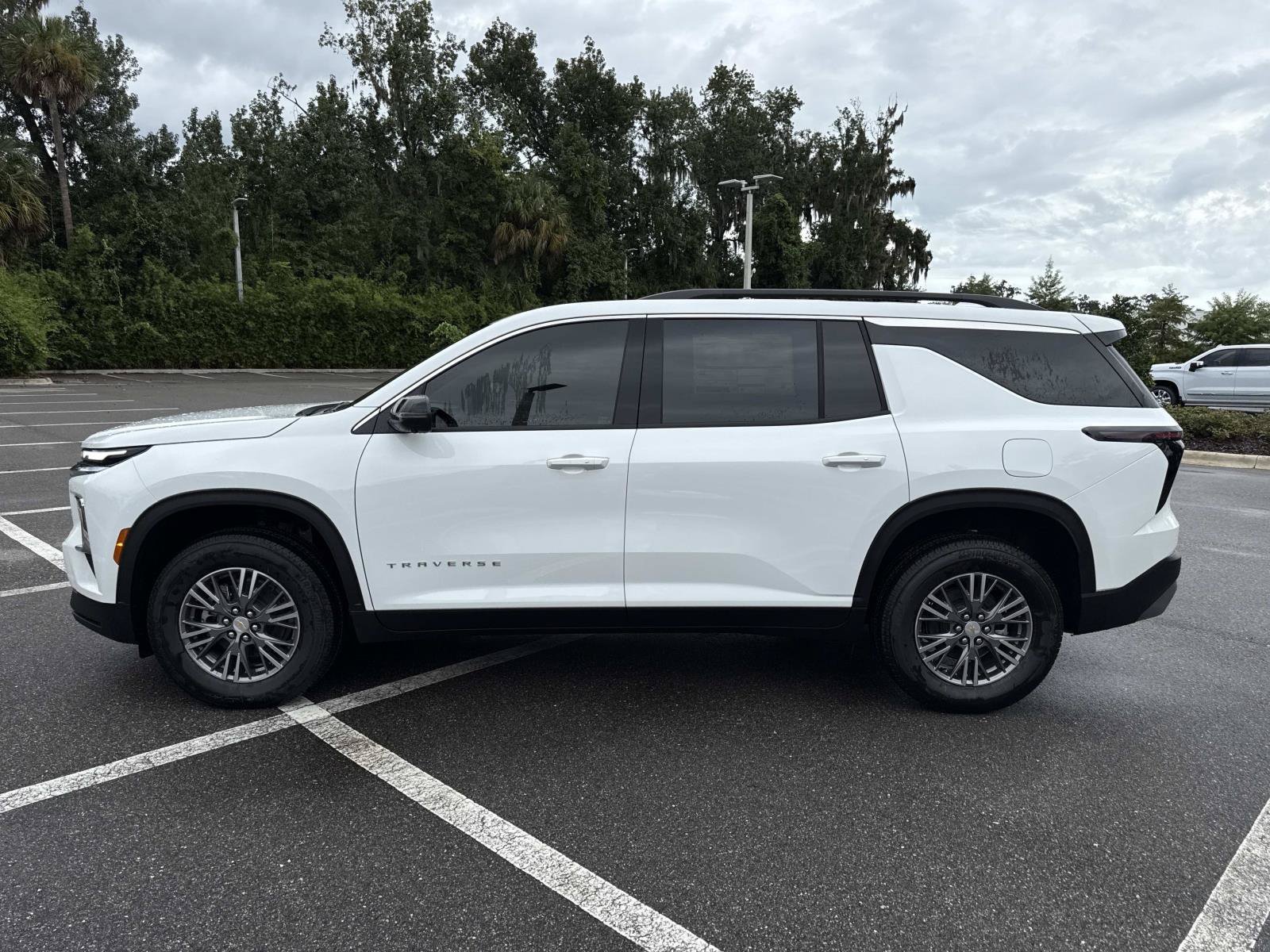 2027 Chevrolet Traverse LT - Photo 6