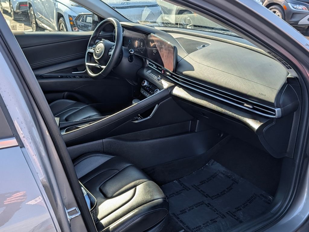2024 Hyundai Elantra Limited - Photo 9