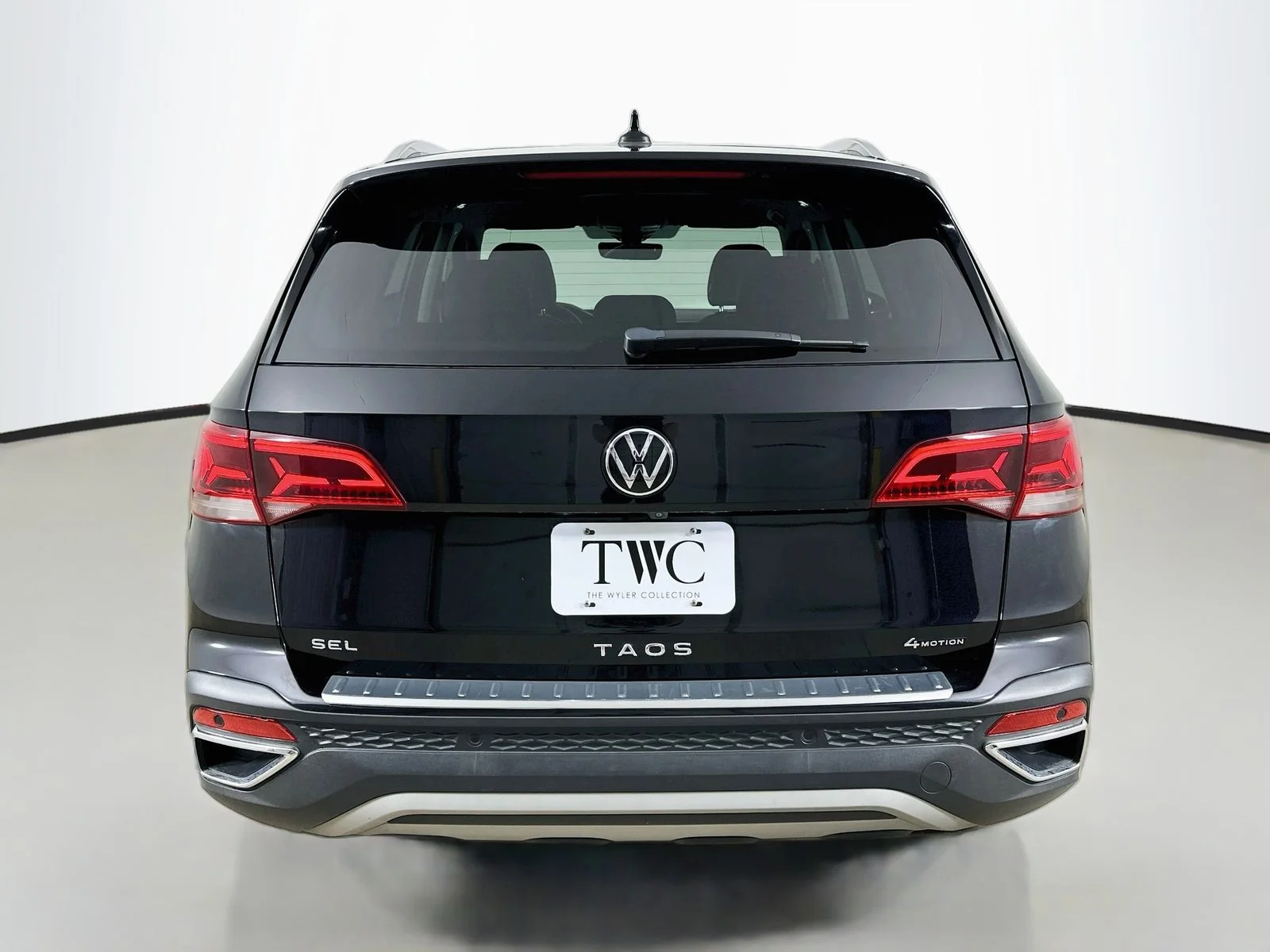 Used 2022 Black Volkswagen  image 6