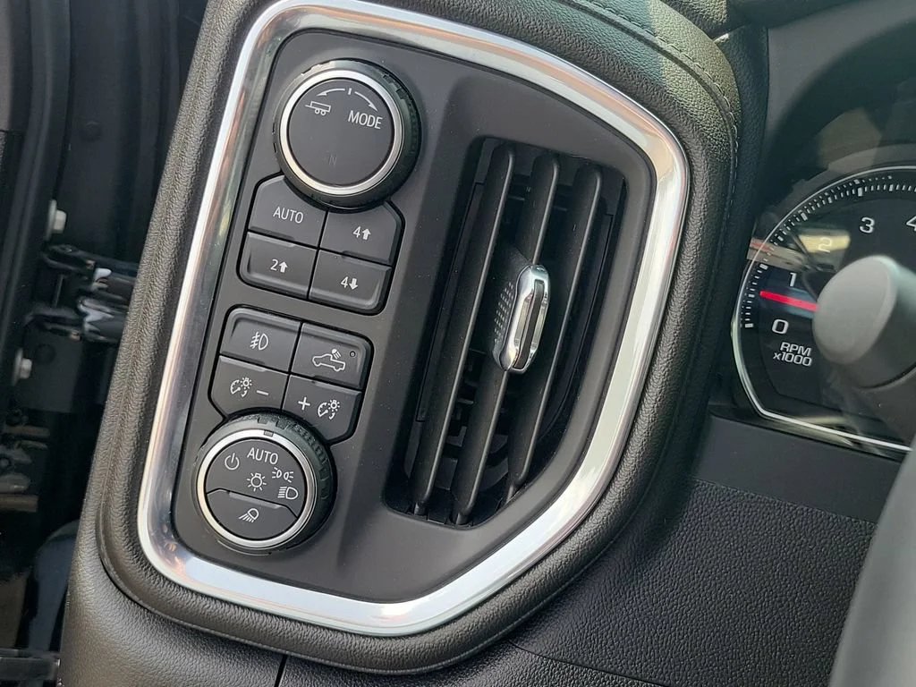2022 Chevrolet Silverado 2500HD LTZ - Photo 8