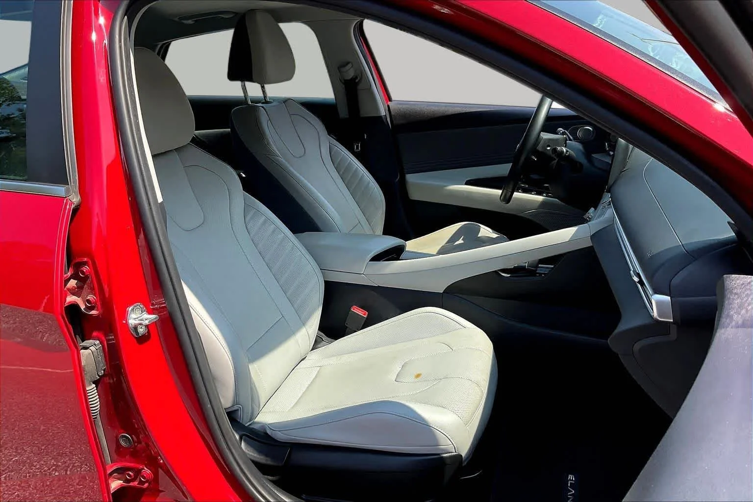 Used 2022 Scarlet Red Pearl Hyundai Limited image 9