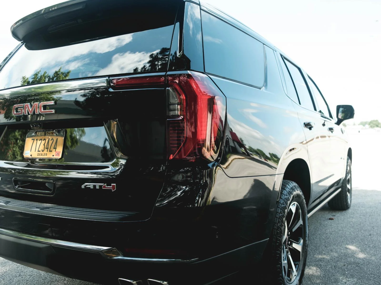 Used 2026 Onyx Black GMC AT4 image 40