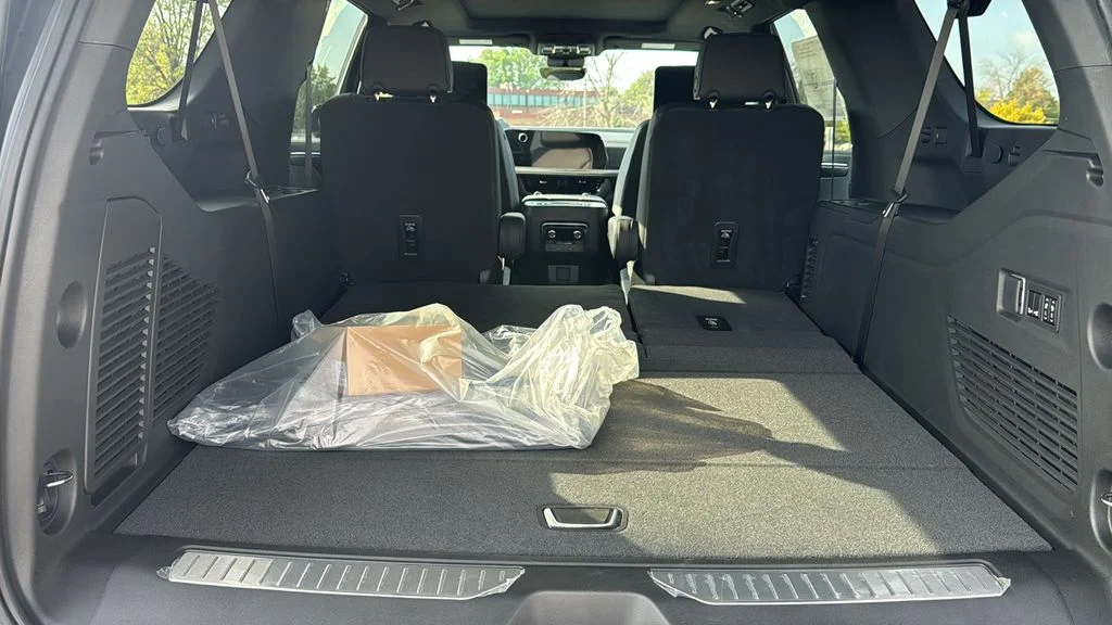 2026 Chevrolet Suburban Premier - Photo 13