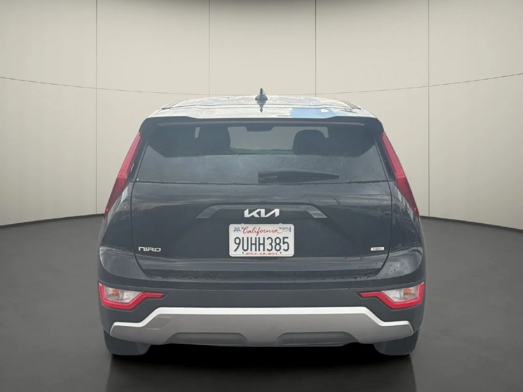 Used 2025 Black Kia LX image 6