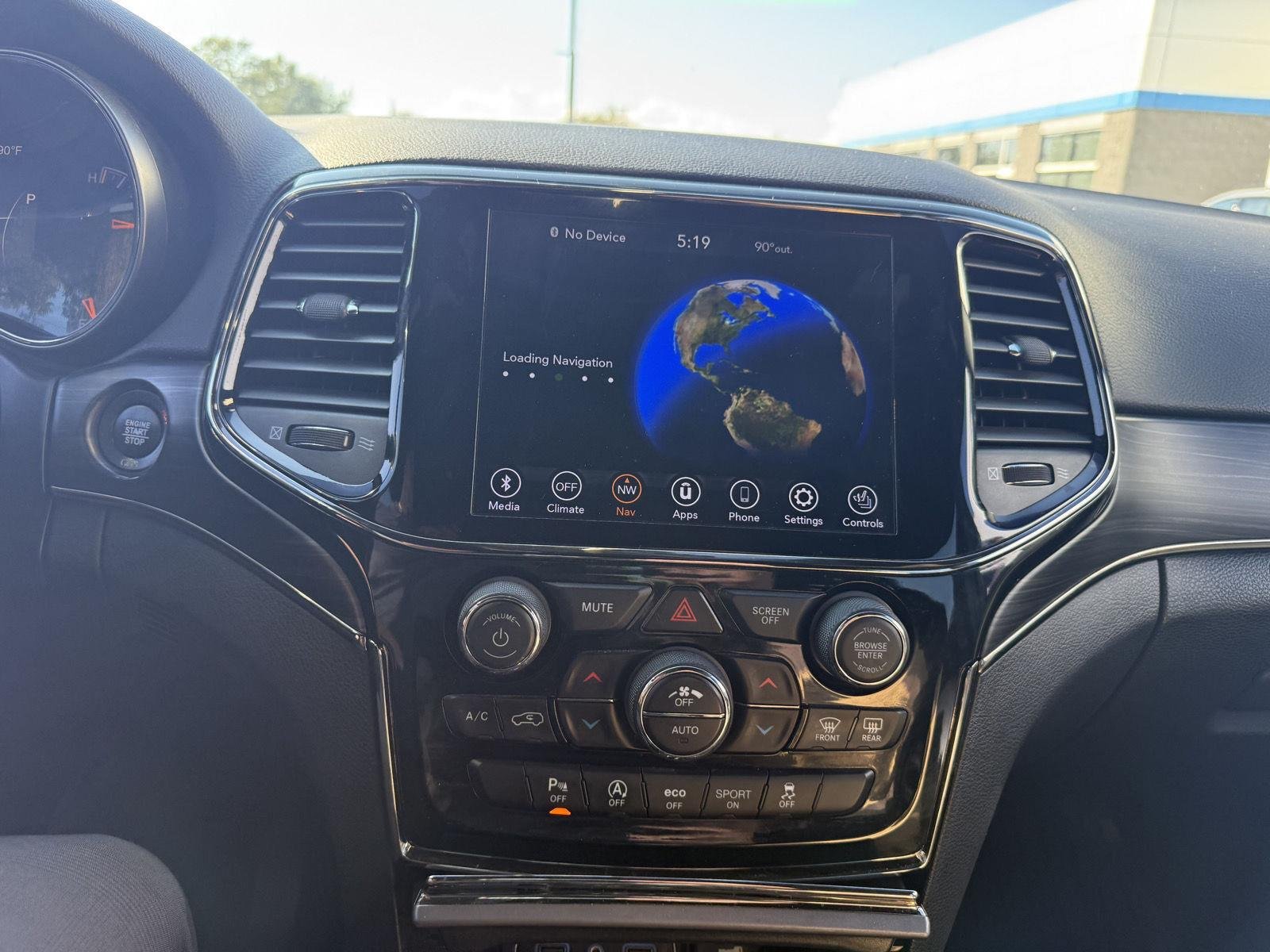 Used 2020 Diamond Black Crystal Pearlcoat Jeep Limited X image 13