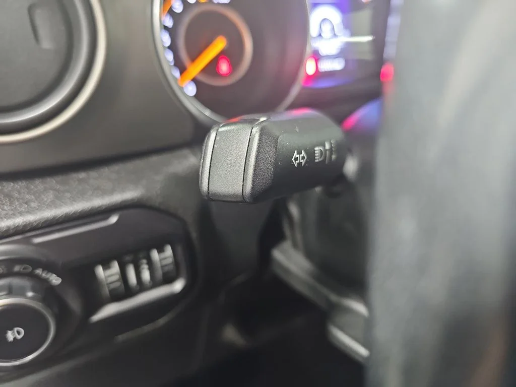 Used 2018 White Jeep Unlimited Sport S image 28