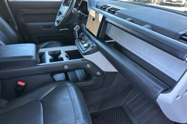 Used 2025 Gray Land Rover X-Dynamic SE image 14