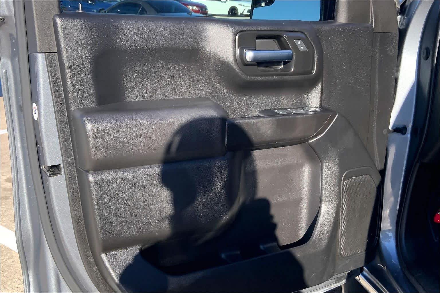 Used 2022 Satin Steel Metallic Chevrolet Custom image 20