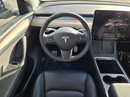 Used 2022  Tesla Performance image 13