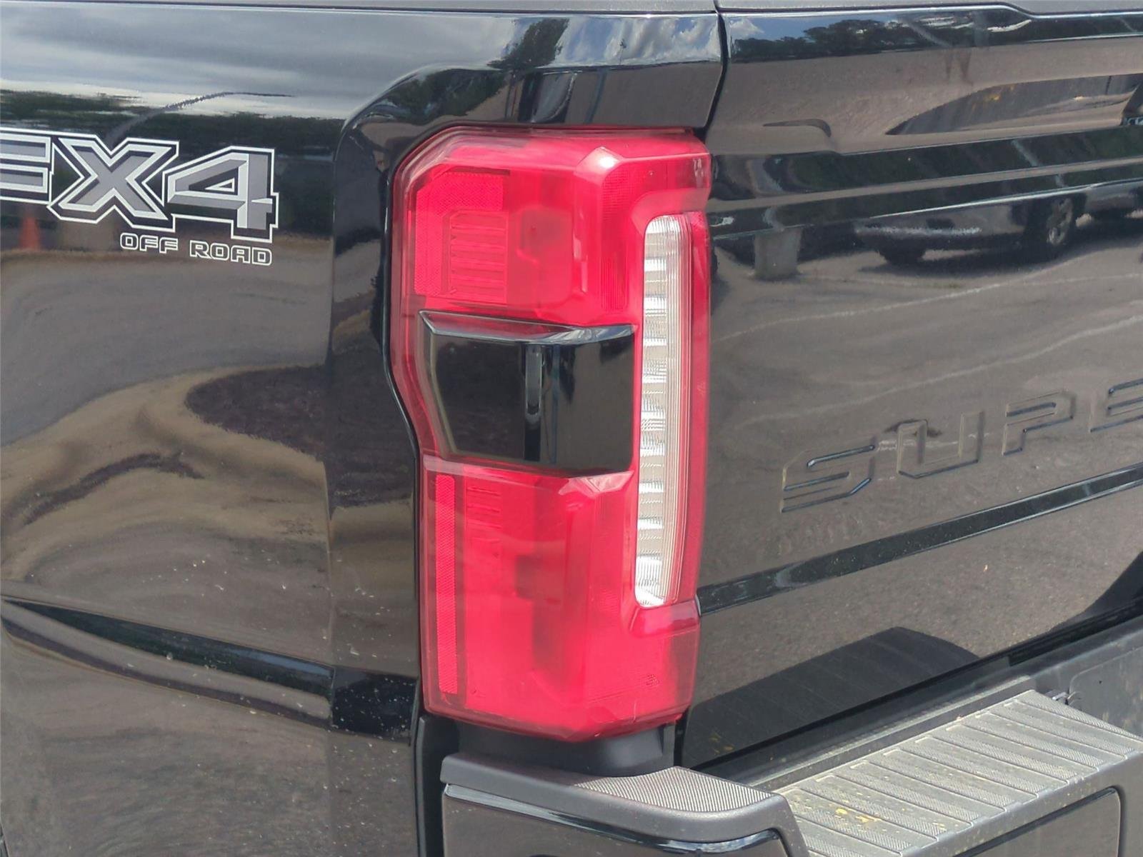 New 2026 Agate Black Metallic Ford F-250® Lariat® image 12