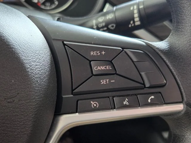 Used 2025 White Nissan 2.5 SV image 23