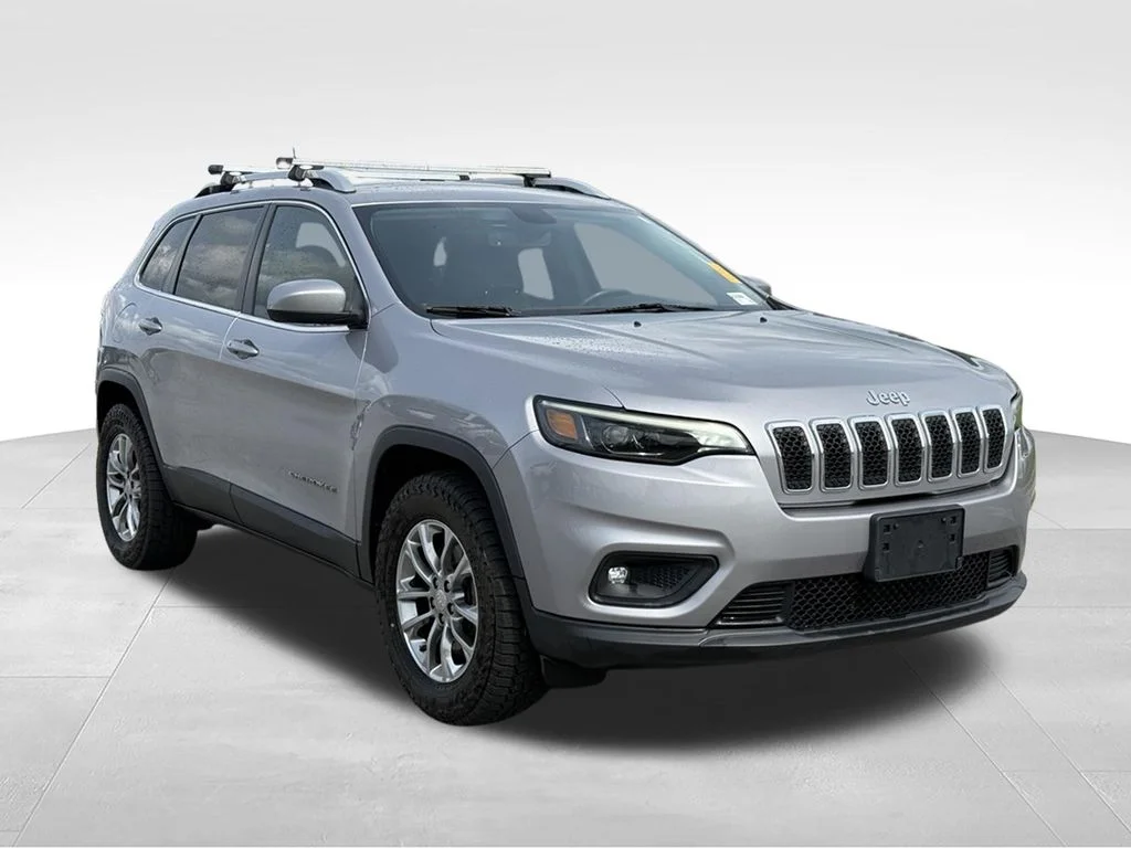 Used 2019 Silver Jeep Latitude Plus image 27