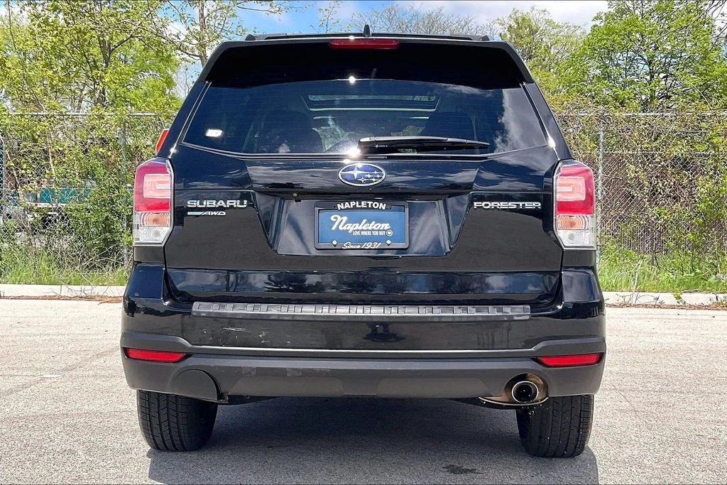 Used 2018 Black Subaru 2.5i Limited image 3