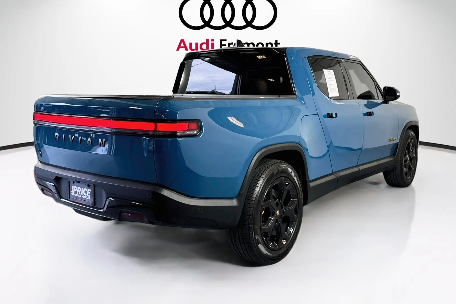 Used 2022 Rivian Blue Rivian Adventure Package image 5