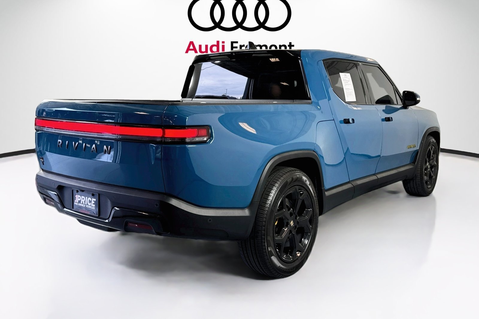 Used 2022 Rivian Blue Rivian Adventure Package image 5