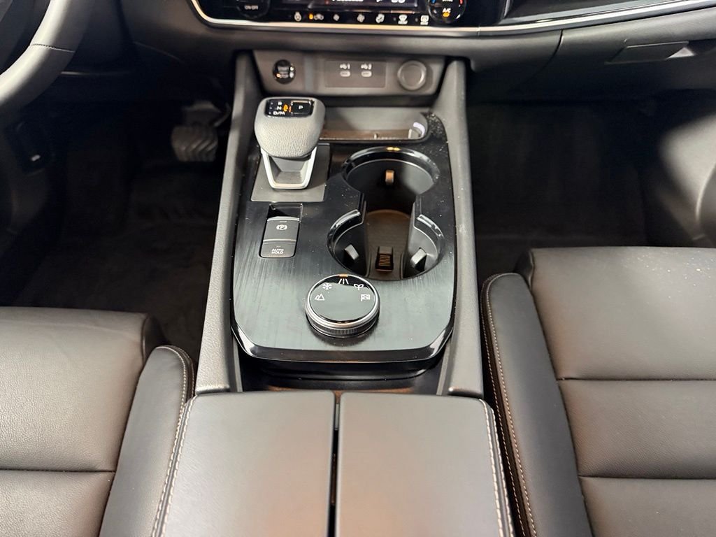 Used 2025 Champagne Silver Metallic Nissan SL image 19