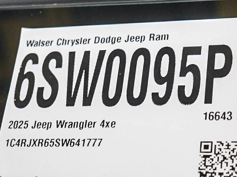 Used 2025 Granite Crystal Metallic Clearcoat Jeep Rubicon 4xe image 29