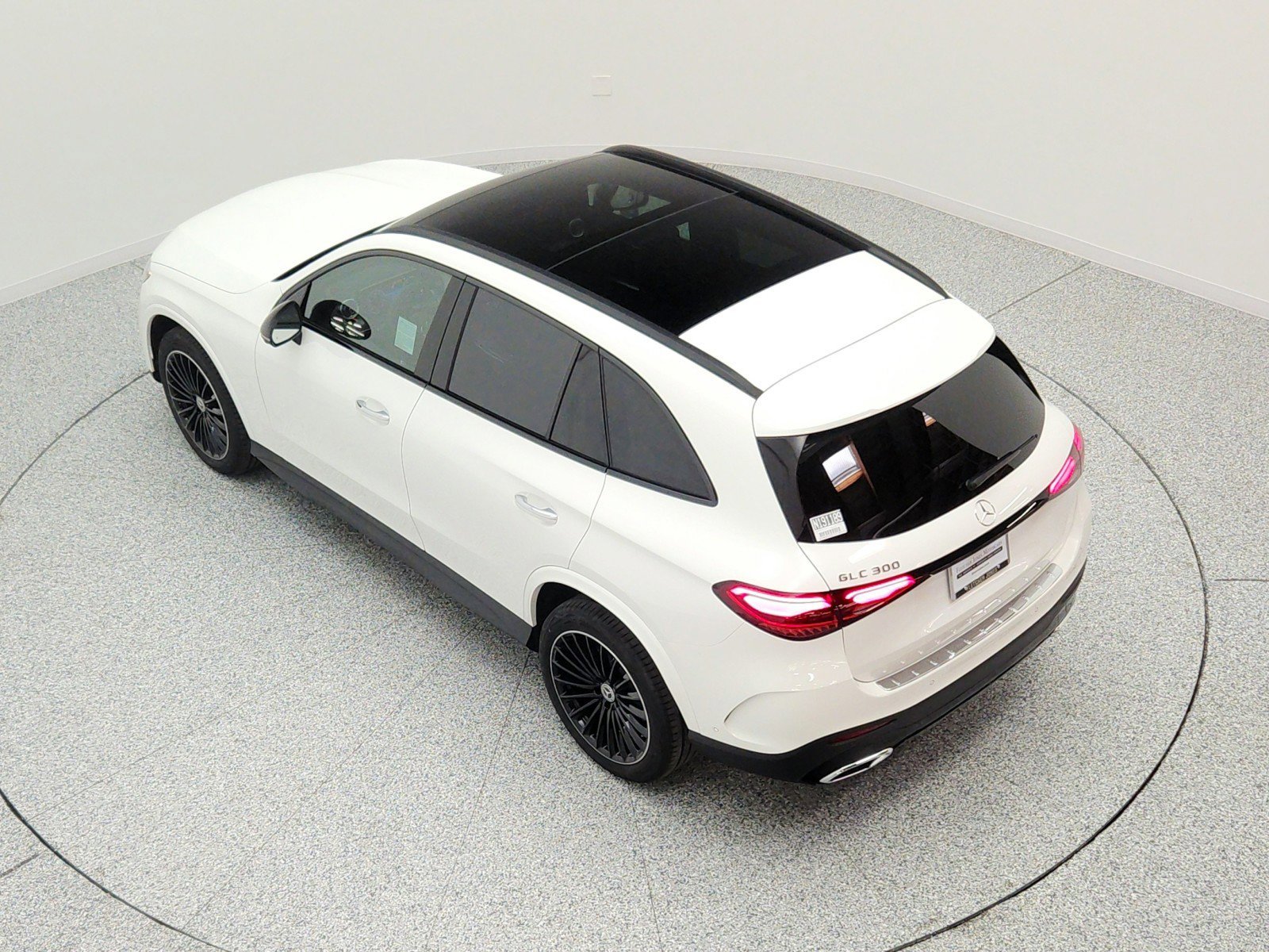New 2026 Polar White Mercedes-Benz GLC 300 SUV image 51