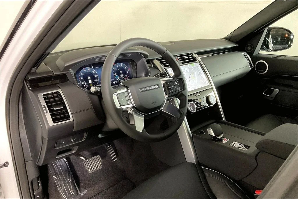 New 2026 White Land Rover S image 4
