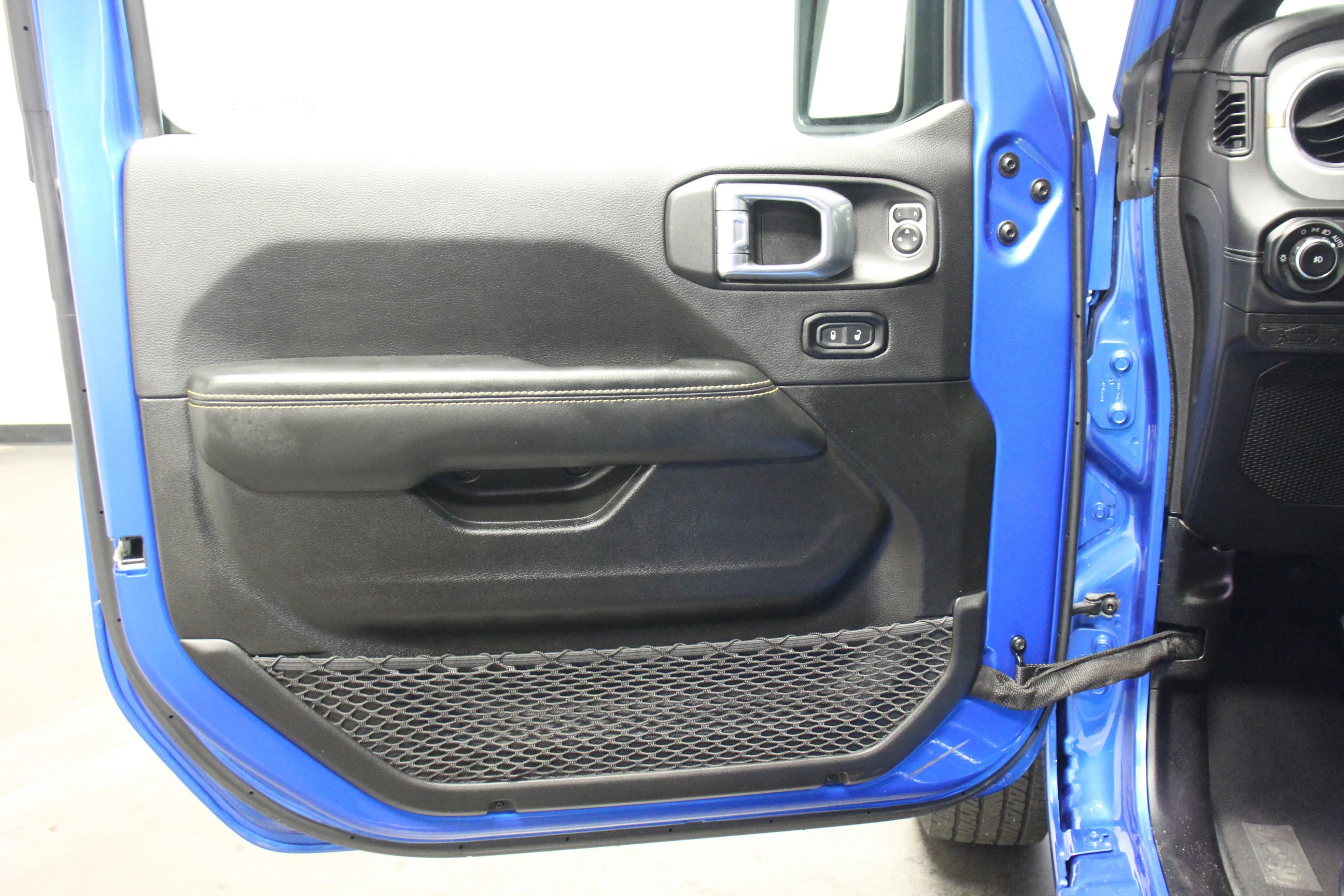 2024 Jeep Wrangler 4-Door Sahara - Photo 13