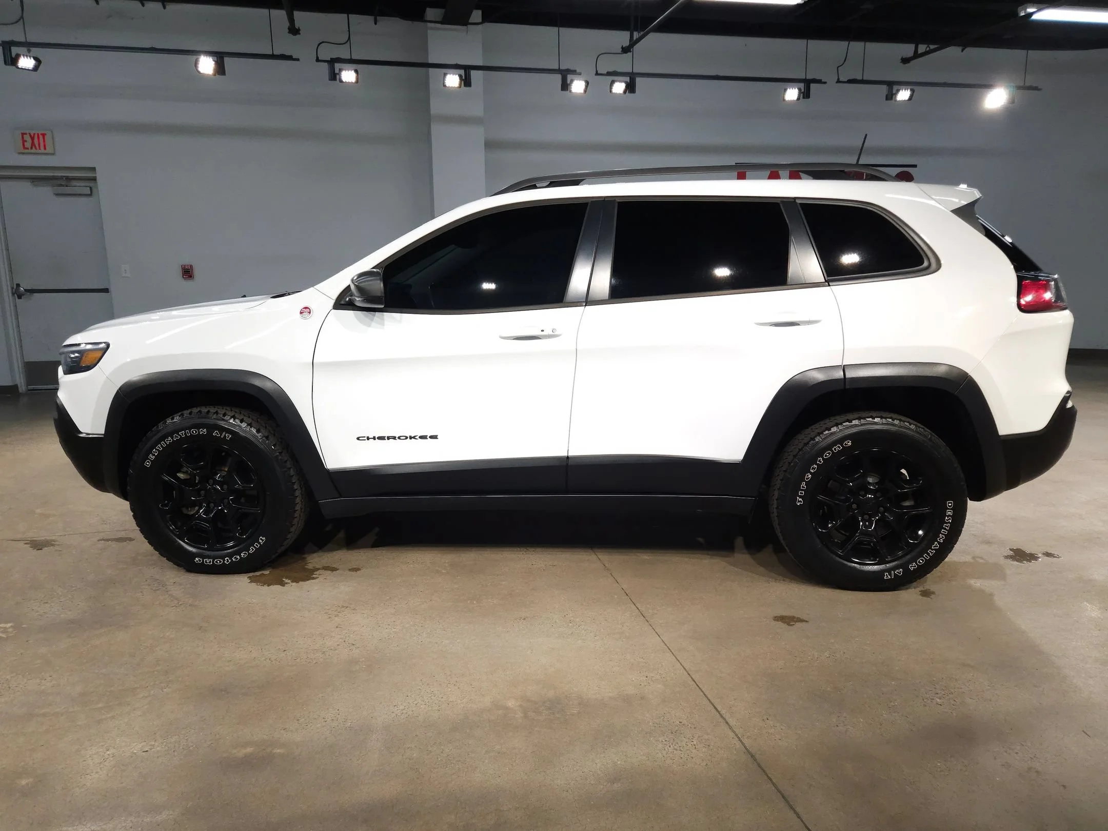Used 2021 Bright White Clearcoat Jeep Trailhawk image 4