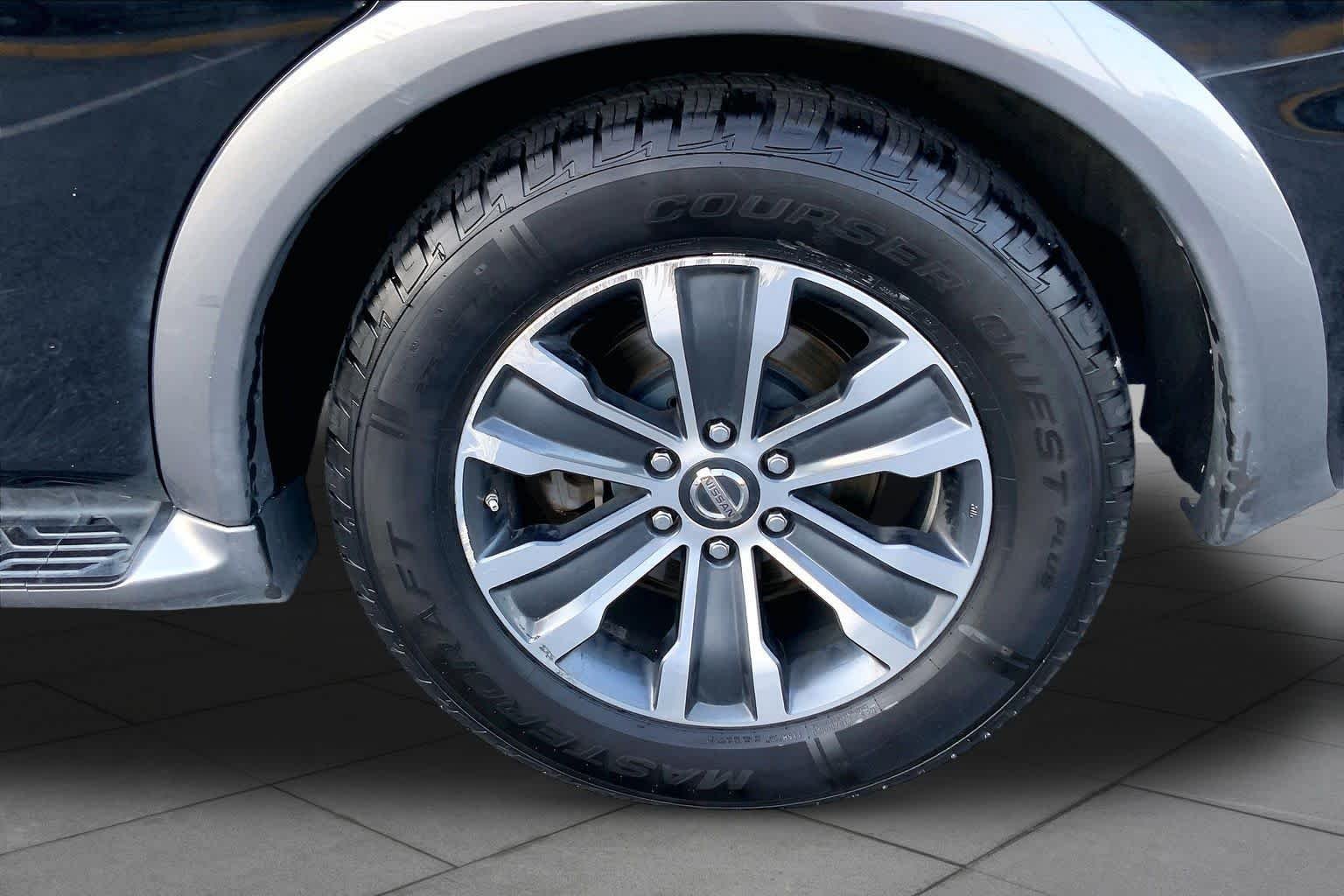 Used 2019 Super Black Nissan SL image 9