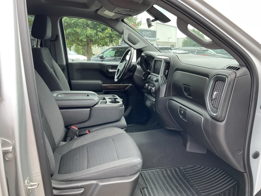 Used 2022 Silver Ice Metallic Chevrolet LT image 13