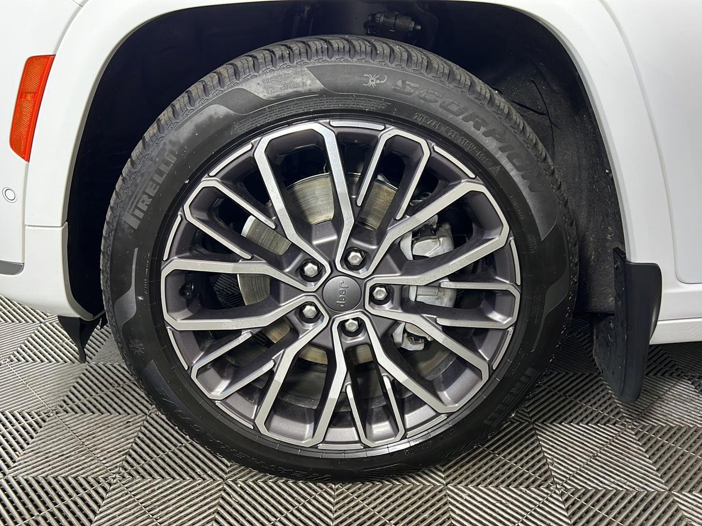 Used 2022 Bright White Clearcoat Jeep Summit image 14