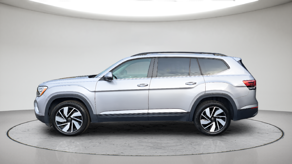 Used 2024 Silver Volkswagen 2.0T SE w/Technology image 8