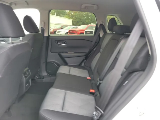 2026 Nissan Rogue SV - Photo 17