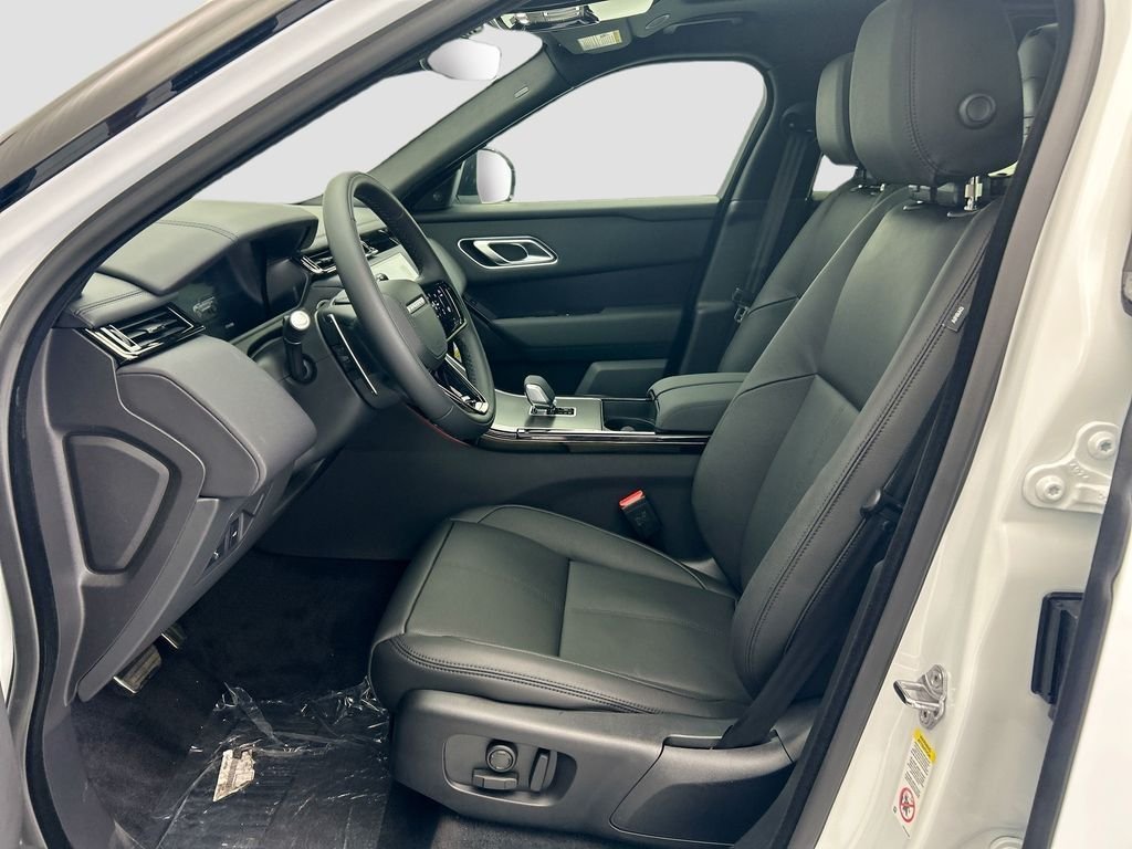 New 2026 Fuji White LAND ROVER Dynamic SE image 18