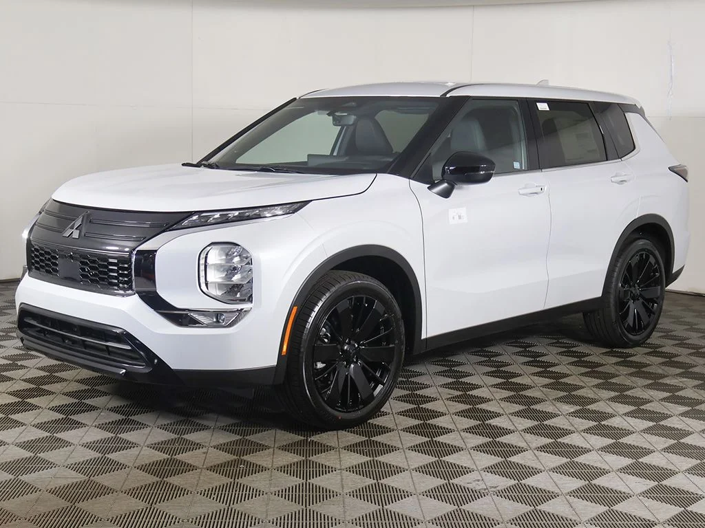 New 2026 White Mitsubishi LE 1.5T 2WD image 8