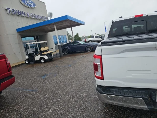 Used 2022 White Ford Lariat image 7