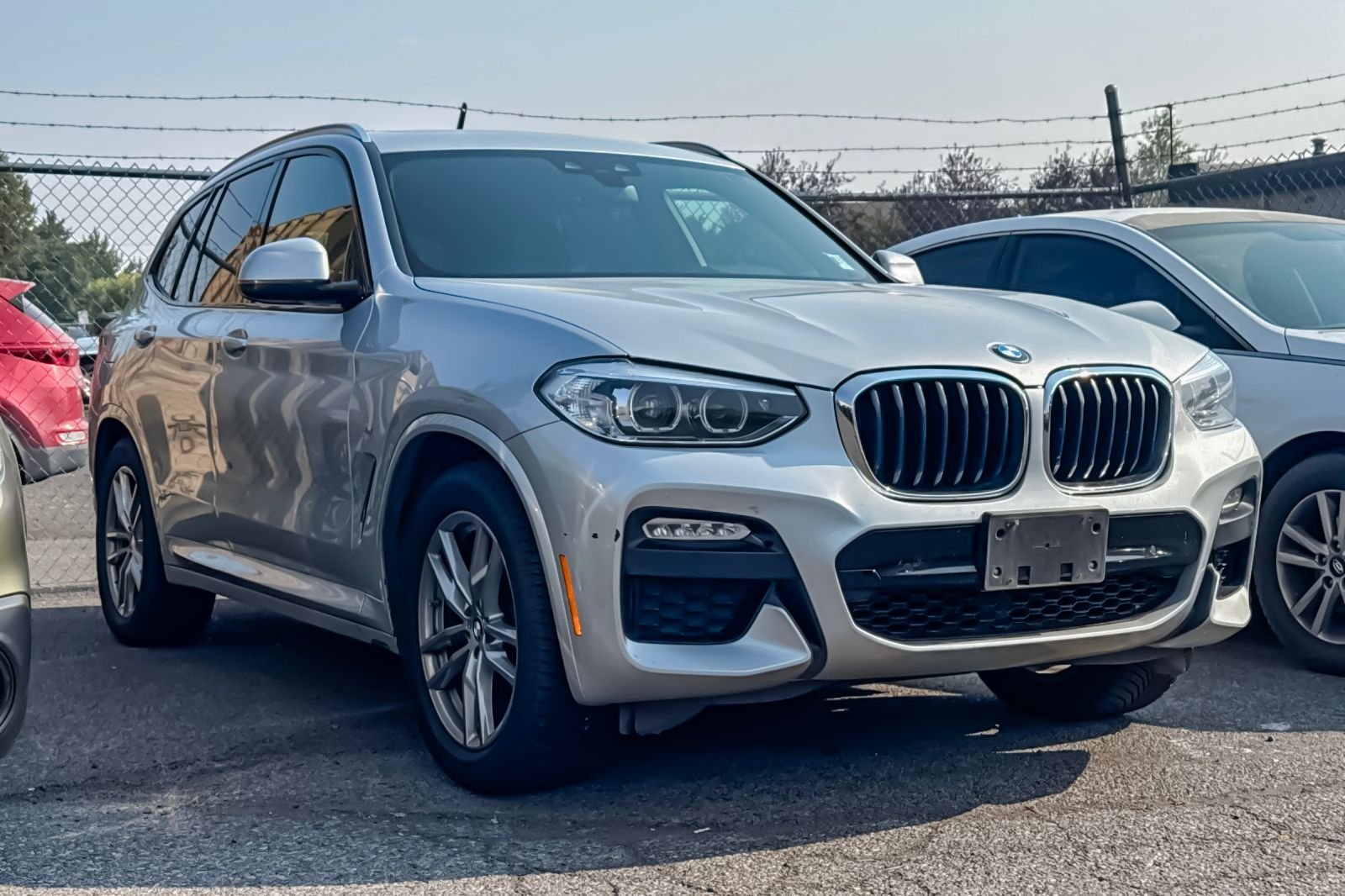 Used 2019 Silver BMW xDrive30i image 2