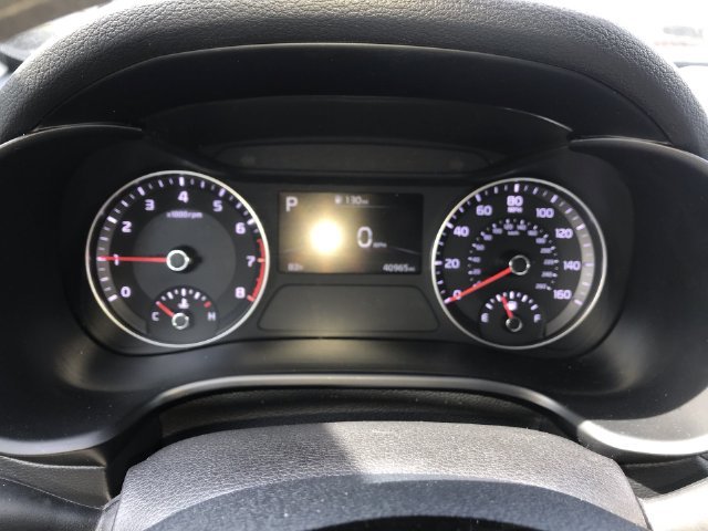 Used 2022 Red Kia LXS image 15