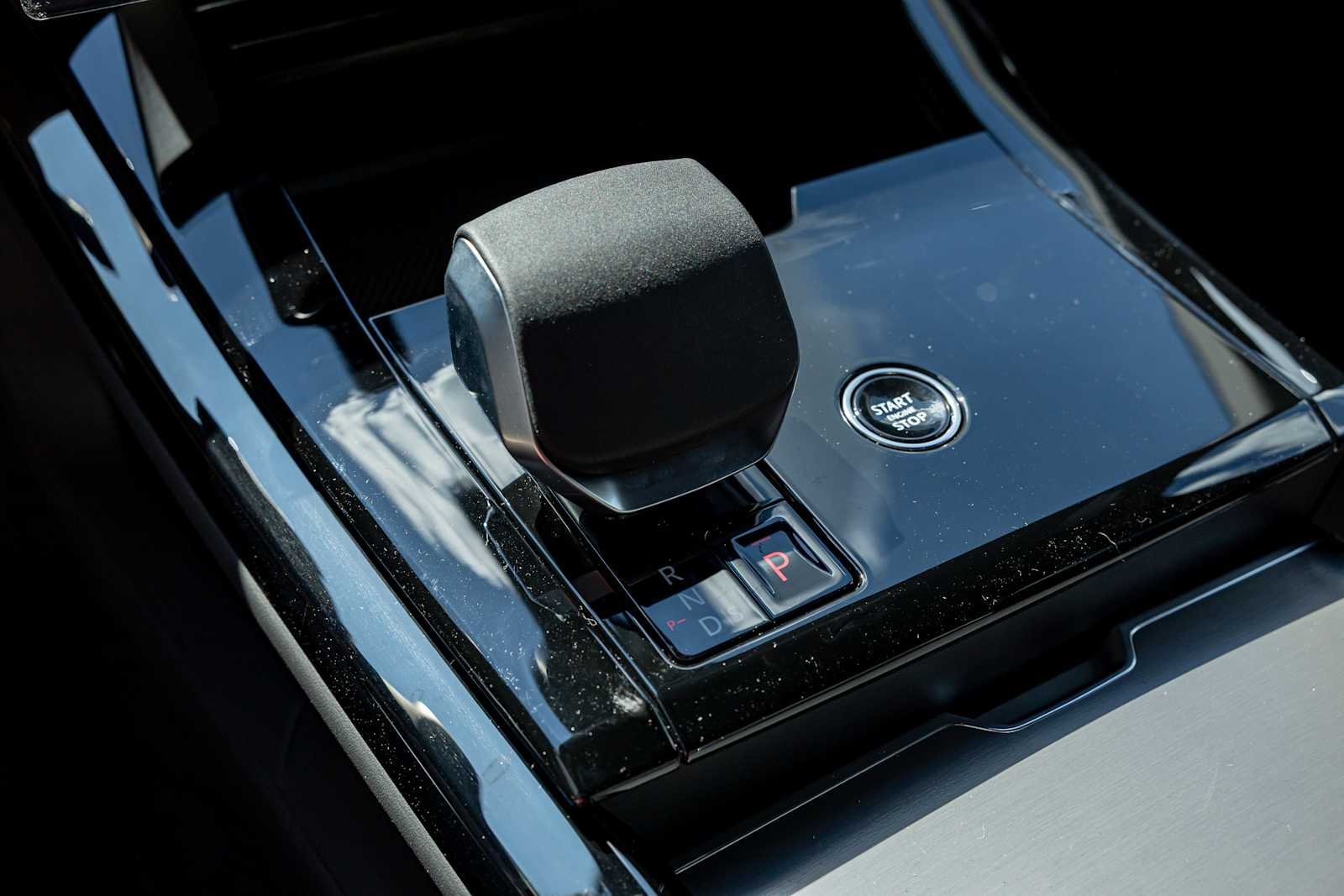 New 2026 BLACK Land Rover SE image 22