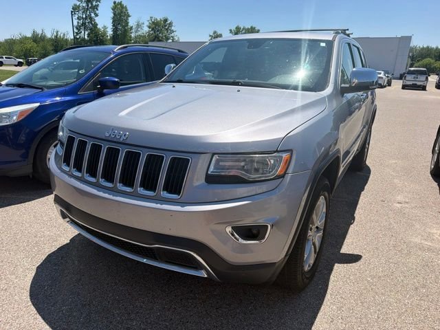 Used 2016 Silver Jeep Limited image 3