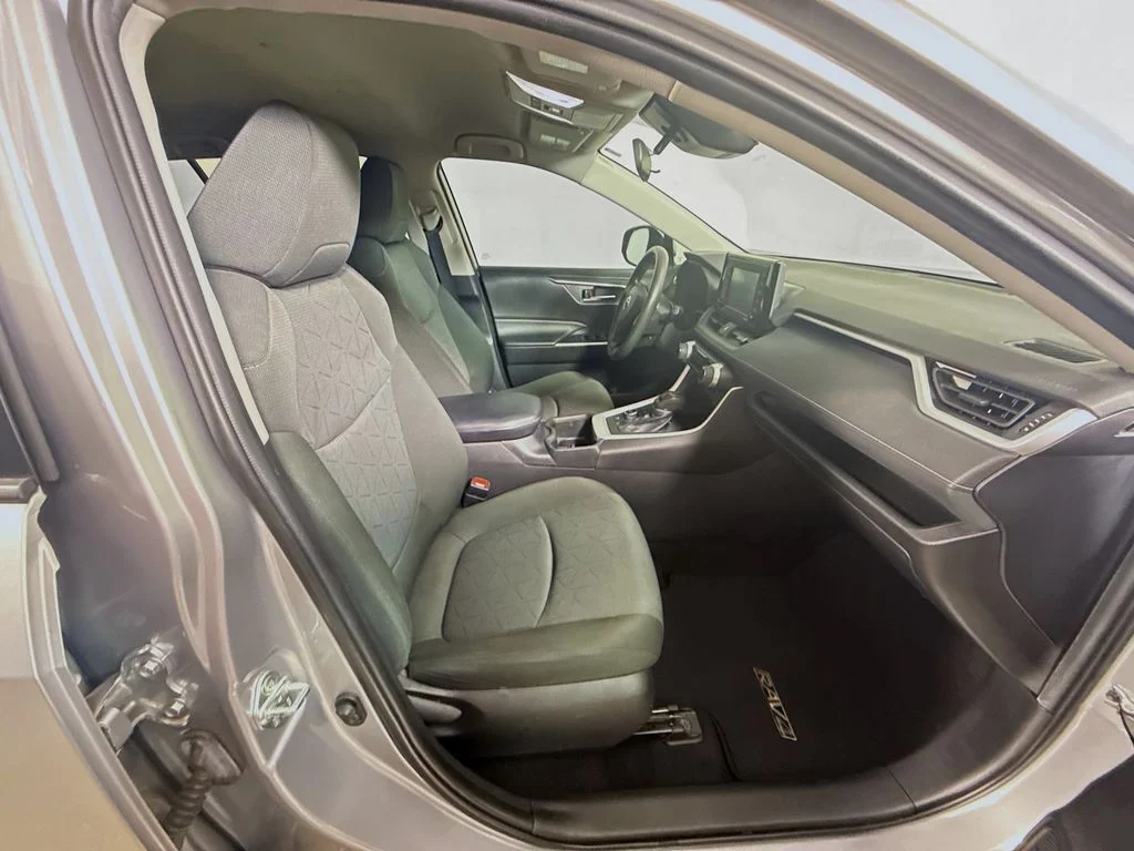 Certified Used 2022 Silver Sky Metallic Toyota Hybrid XLE image 27