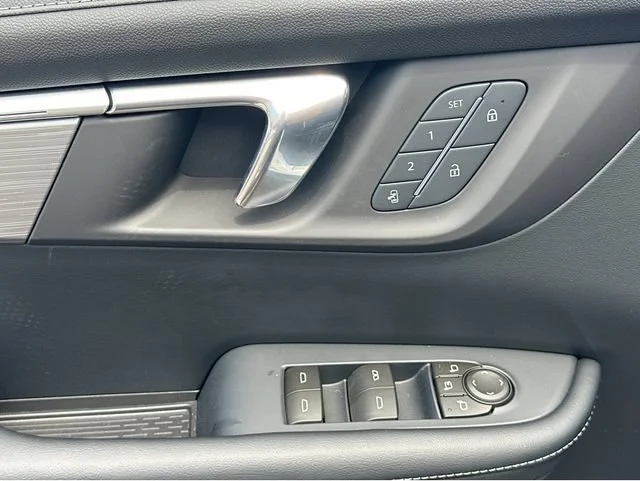 New 2026 Summit White Buick Preferred image 33