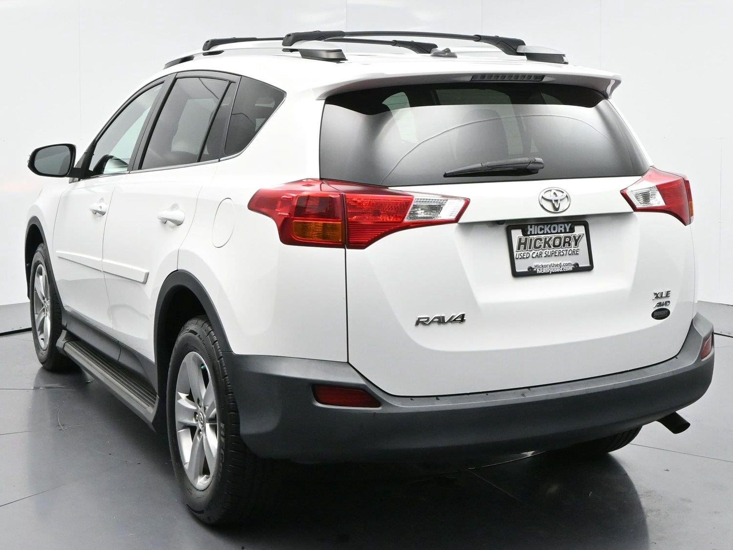 Used 2015 Super White Toyota XLE image 5