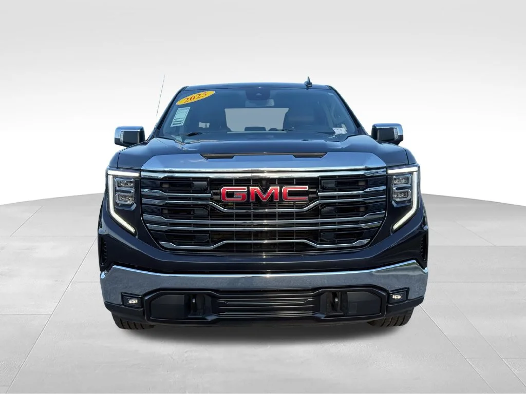 Used 2025 Silver GMC SLT image 26