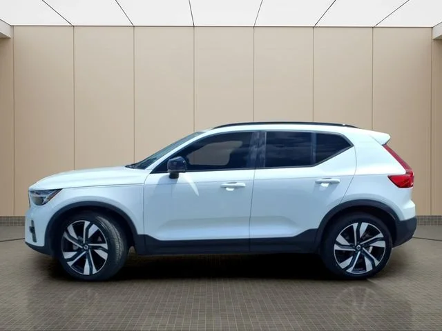 Used 2023 White Volvo Ultimate image 14