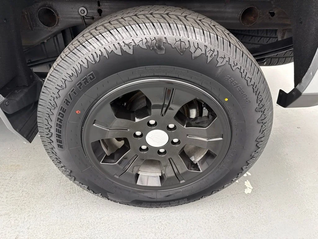 Used 2019 Silver Chevrolet LT image 6
