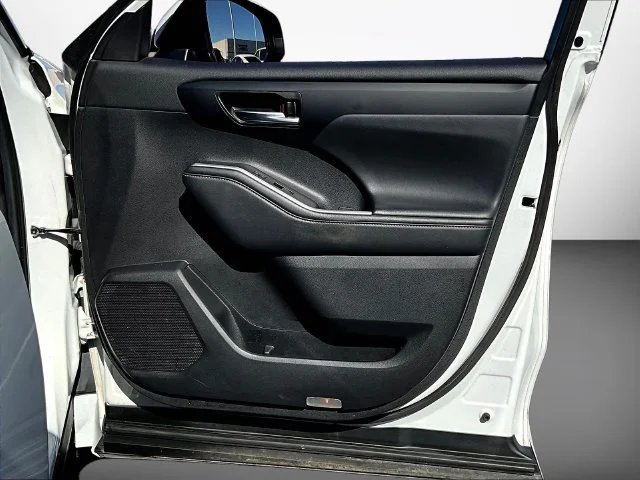 Used 2022 Beige Toyota Bronze Edition image 34