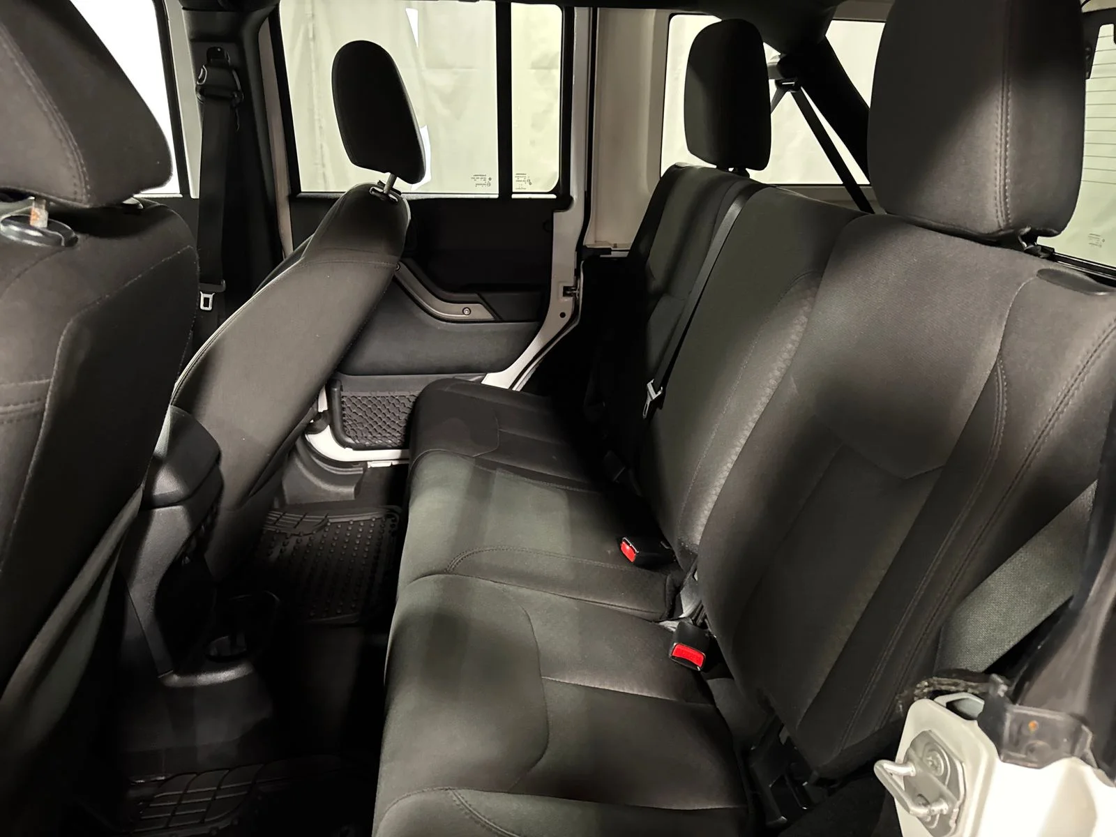 Used 2018 Bright White Clearcoat Jeep Unlimited Sport image 5
