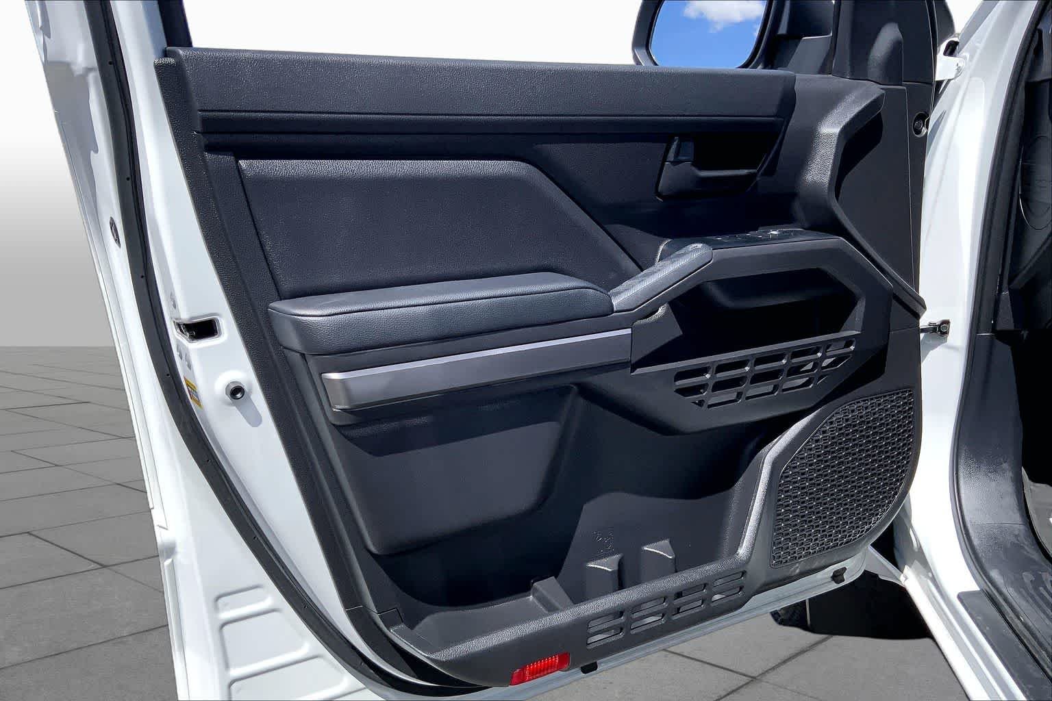 Used 2026 Ice Cap Toyota SR5 image 19