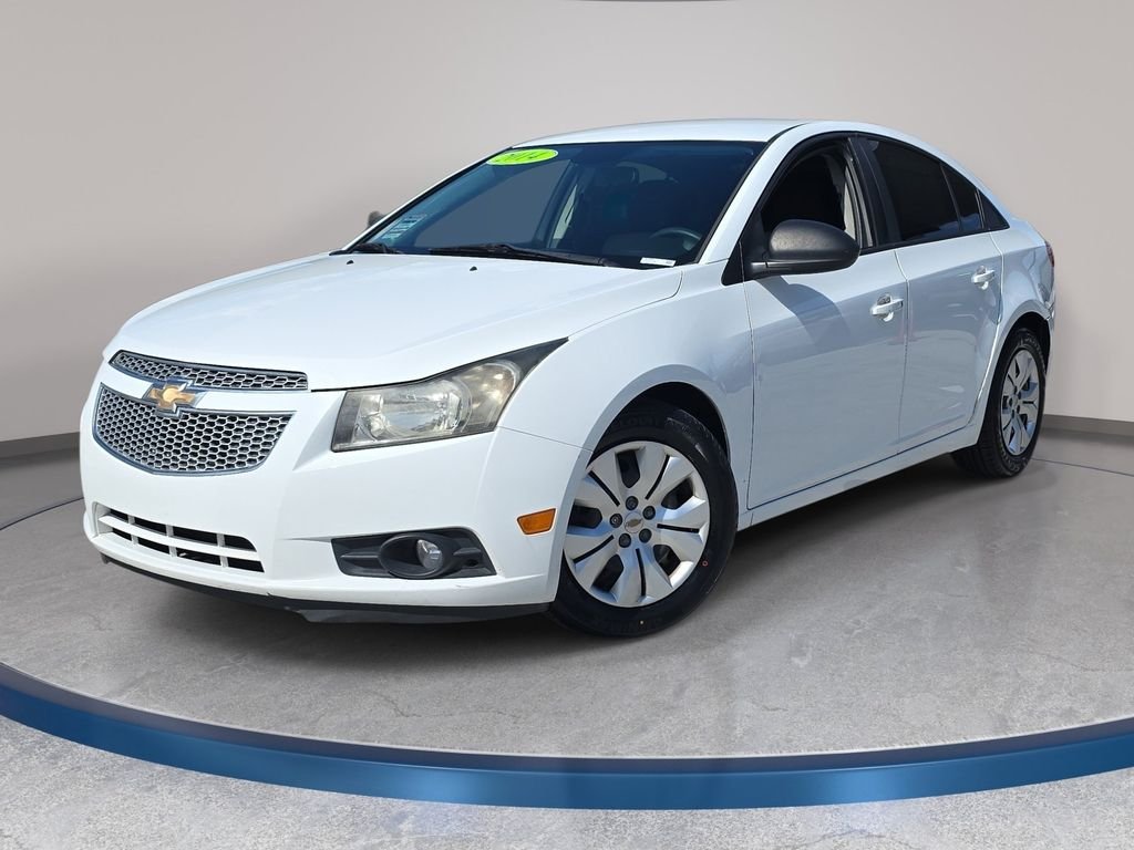 2014 Chevrolet Cruze LS Auto's photo