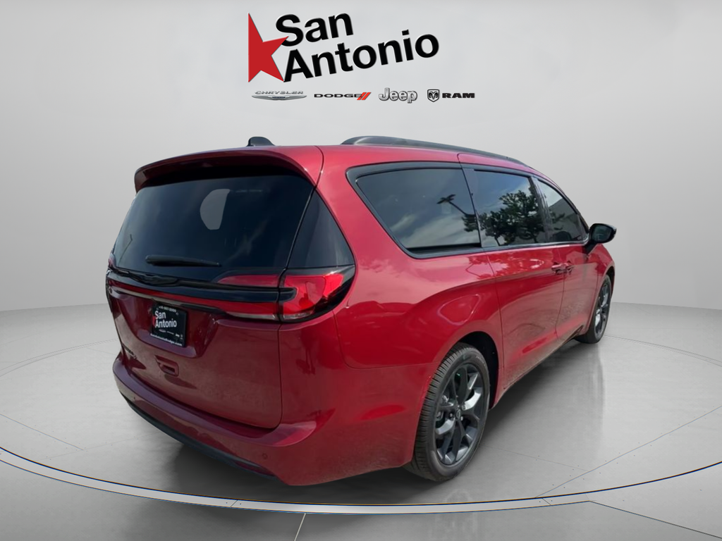 New 2026 Red Hot Pearl-Coat Exterior Paint Chrysler Select image 23