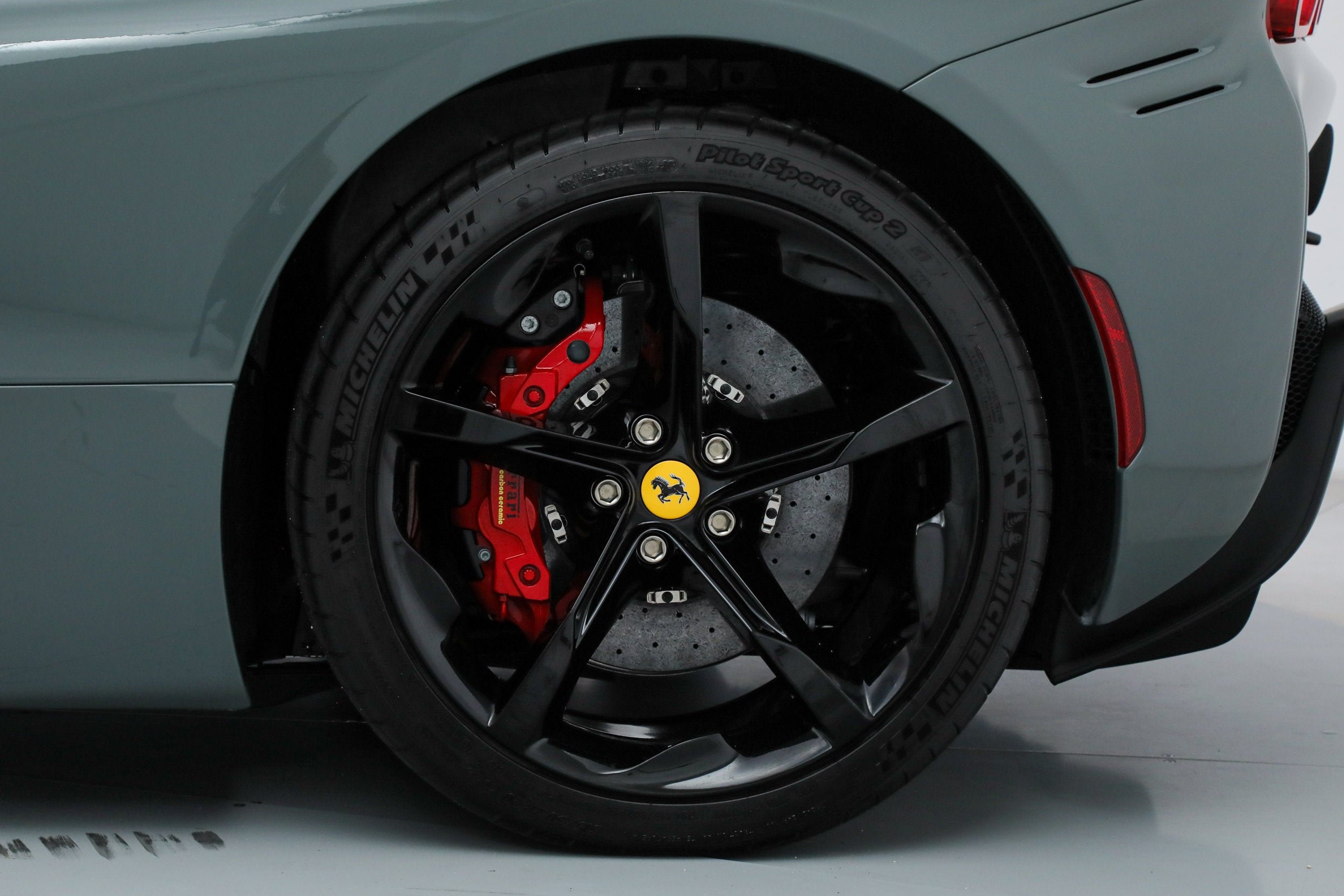 Certified Used 2025 Grigio Medio Ferrari  image 53