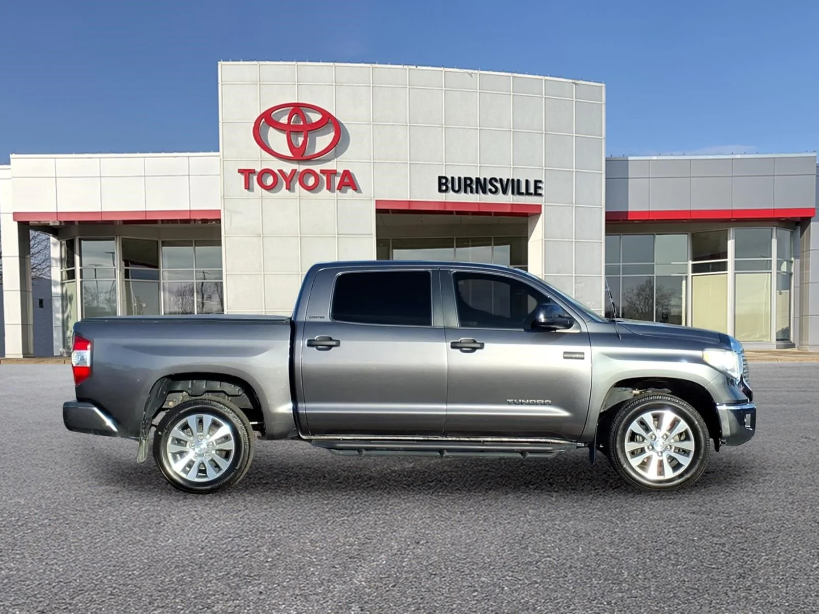 Used 2017 Toyota Tundra Limited with VIN 5TFHW5F11HX587374 for sale in Burnsville, Minnesota